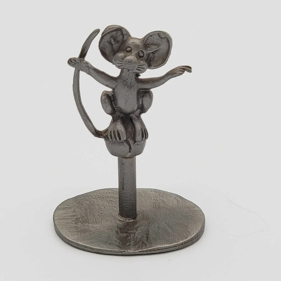 JEB PEWTER Little Squatting Mouse Miniature Figurine on Stand Small Pewter Gray - Picture 2 of 7